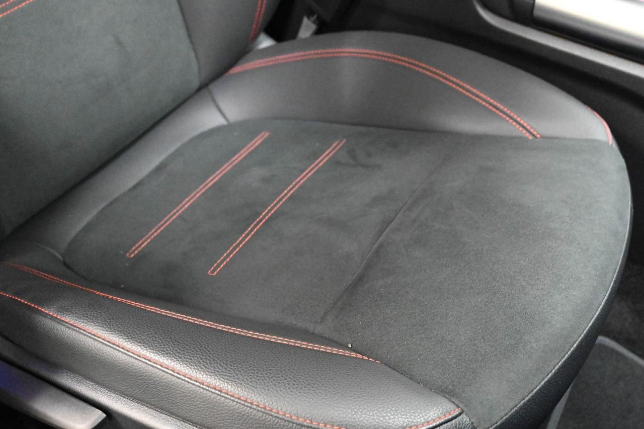 MERCEDES GLA (H247) GLA 200 d Automati...