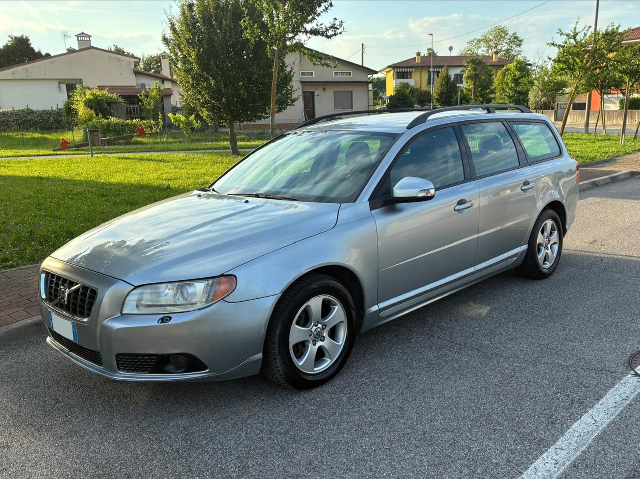 Volvo V70 2.4 D5 Summum