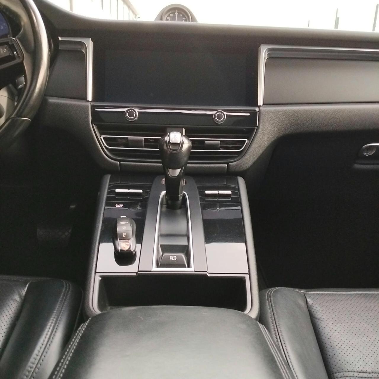 Porsche Macan 2.0 T