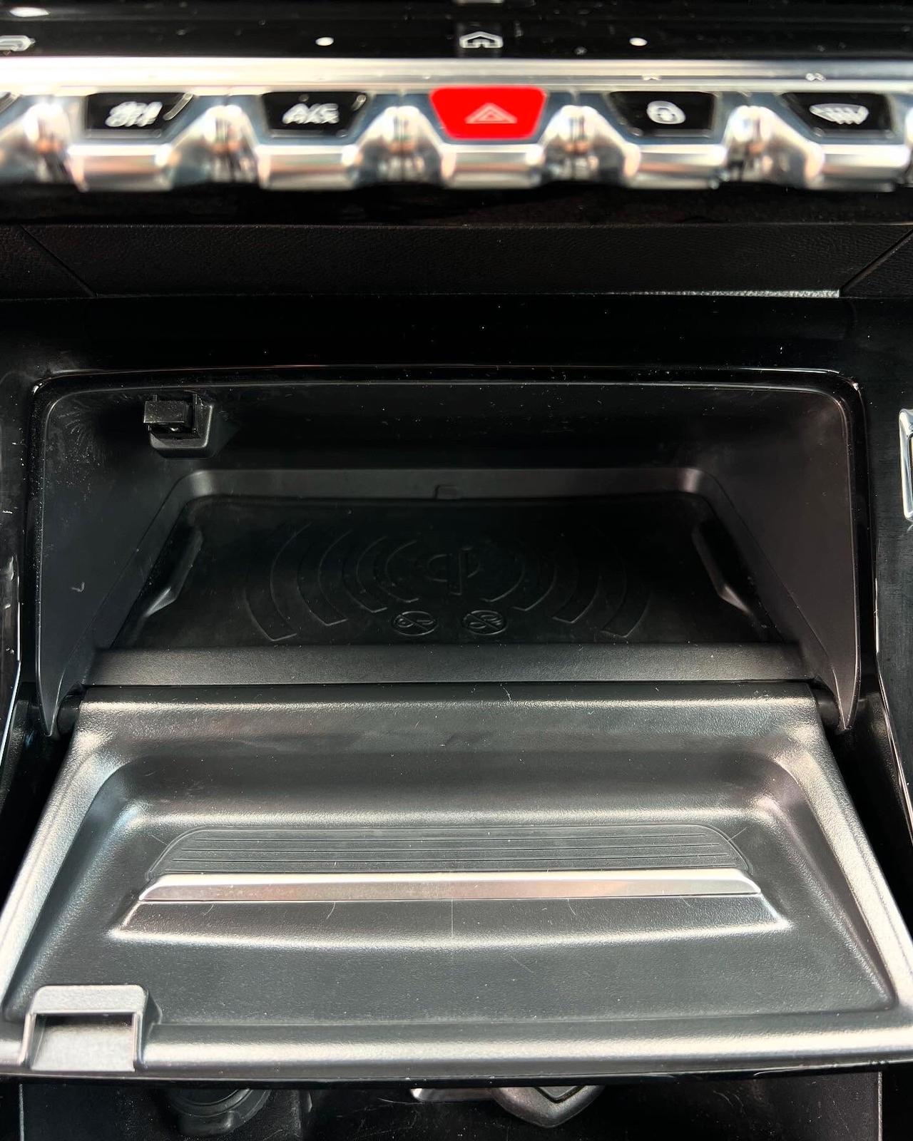 Peugeot 2008 Hybrid 145 e-DCS6 GT