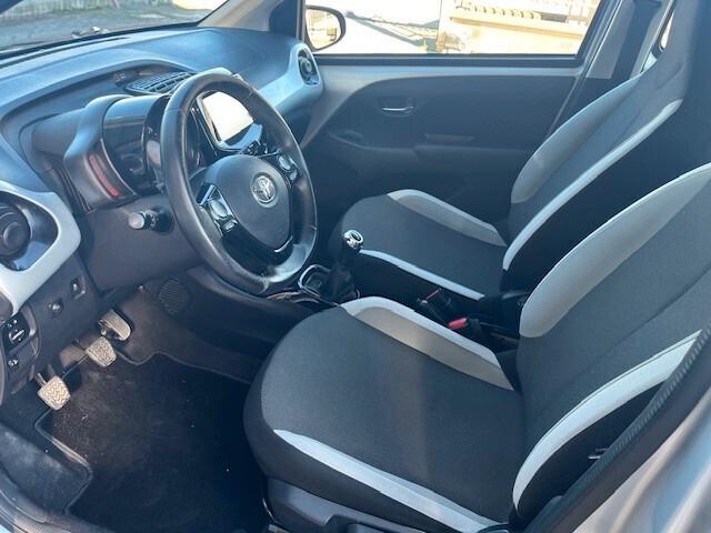 Toyota Aygo 1.0 VVT-i 69 CV 5 porte x-play