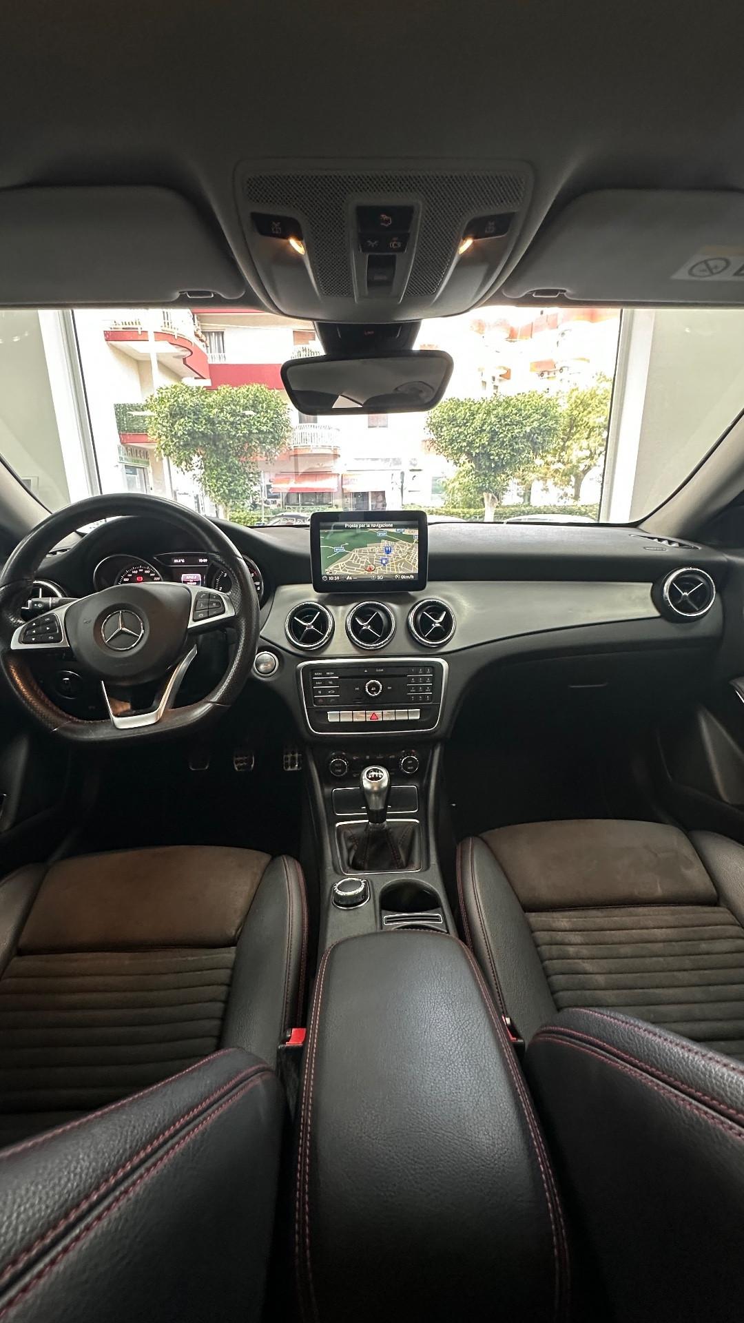 Mercedes-benz CLA 180 d Premium