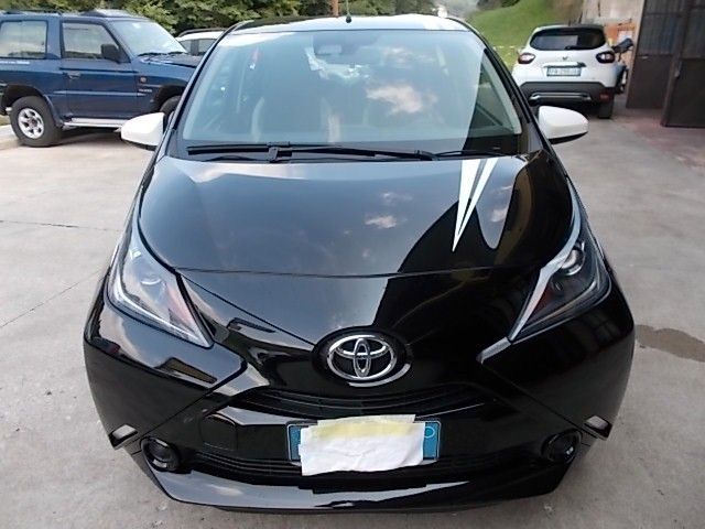 Toyota Aygo 1.0 Vvt-i 69 Cv 5 Porte X-play Tss Mmt