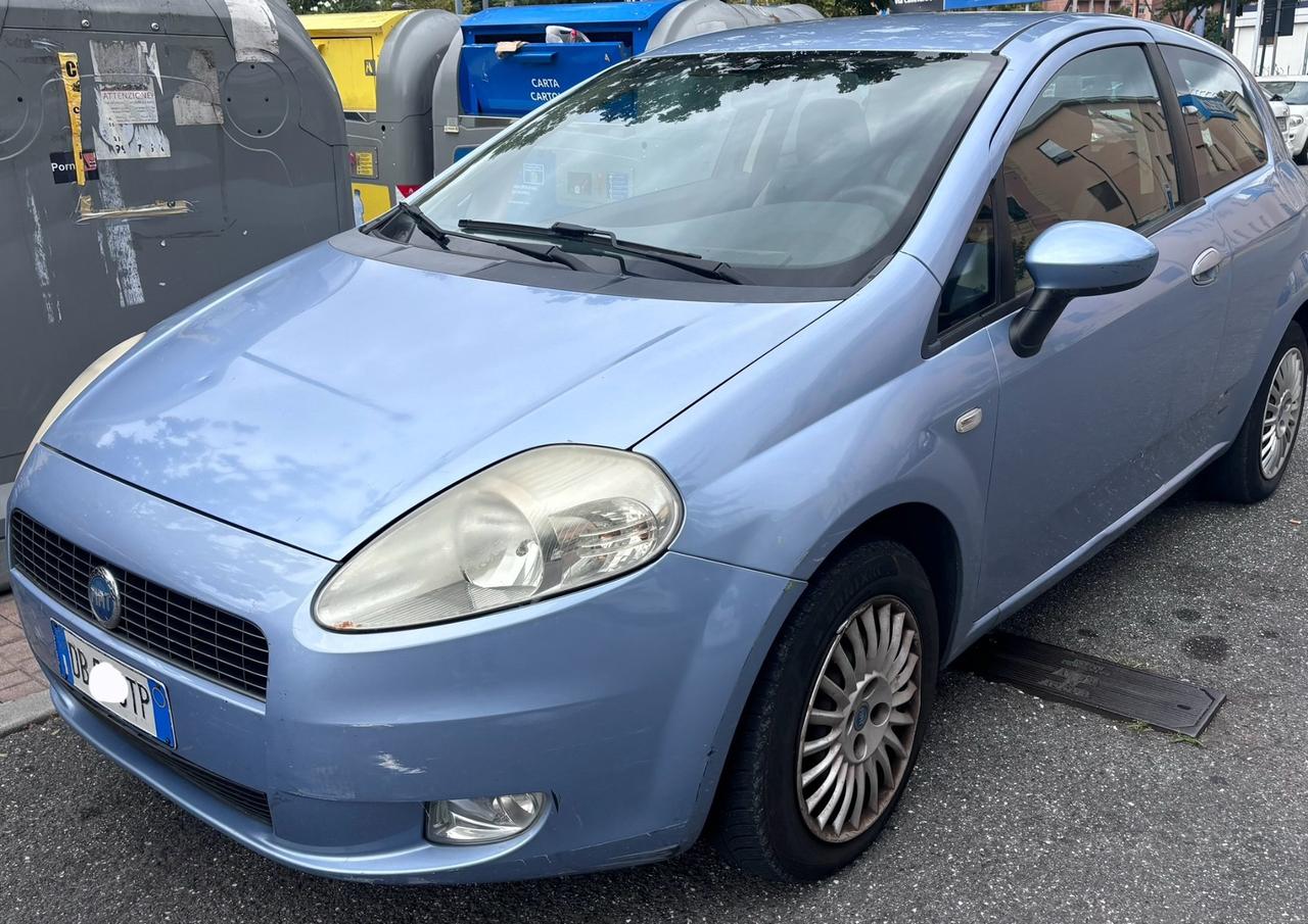 Fiat Grande Punto 1.4 Starjet 16V 3 porte Dynamic