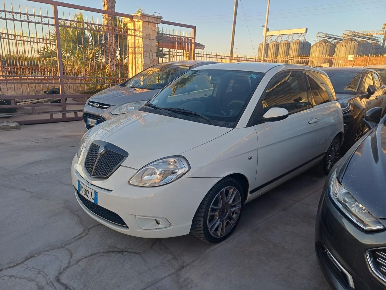 Lancia Ypsilon 1.3 Mjet 75Cv Momo Sport