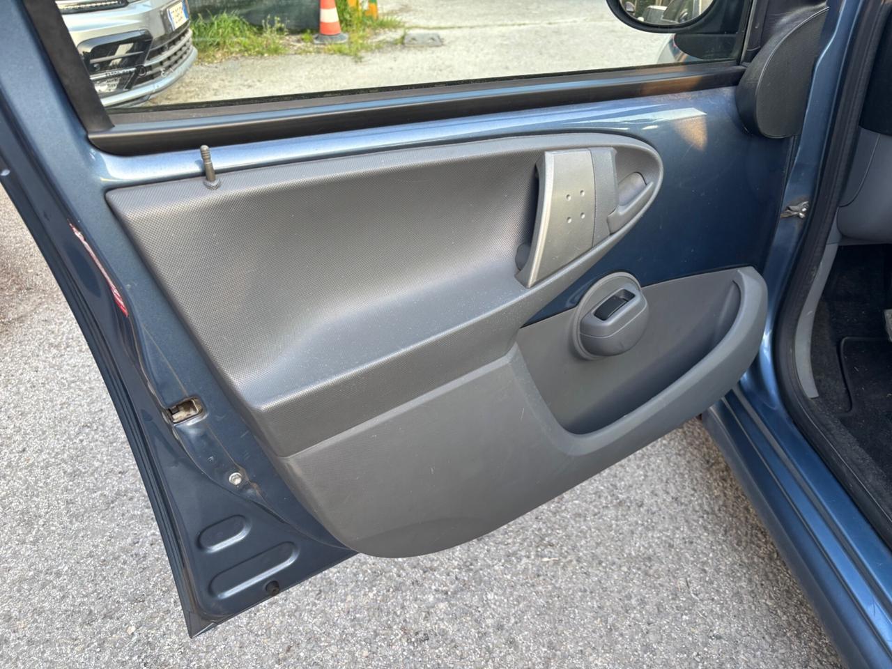 Toyota Aygo 1.0 5 porte Sol OK NEOPATENTATI