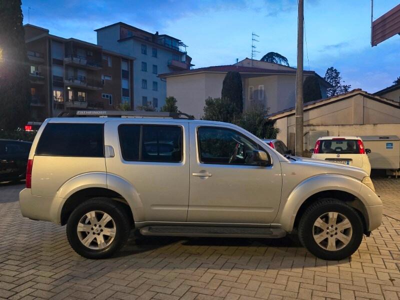 NISSAN Pathfinder 2.5 dCi XE Plus