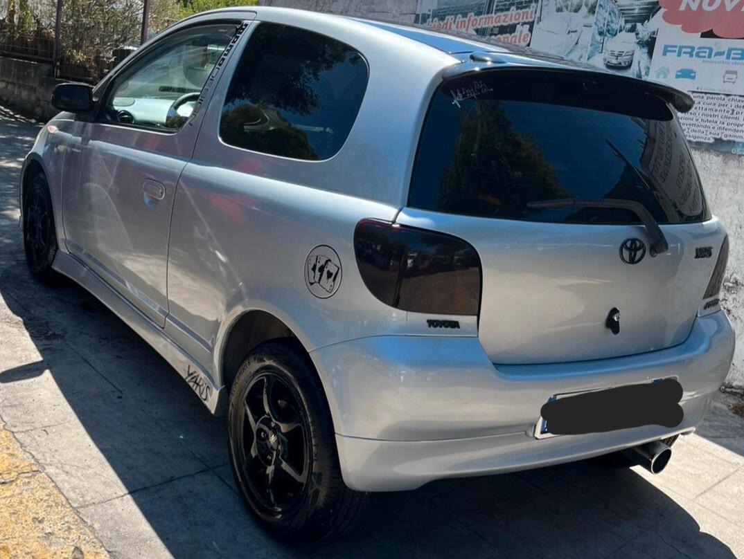 Toyota Yaris 1.0 benzina