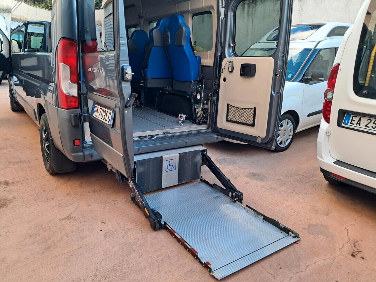 Fiat Ducato Maxi 9 POSTI TRASPORTO DISABILI 5 CARROZZINE PEDANA ELETTROIDRAULICA
