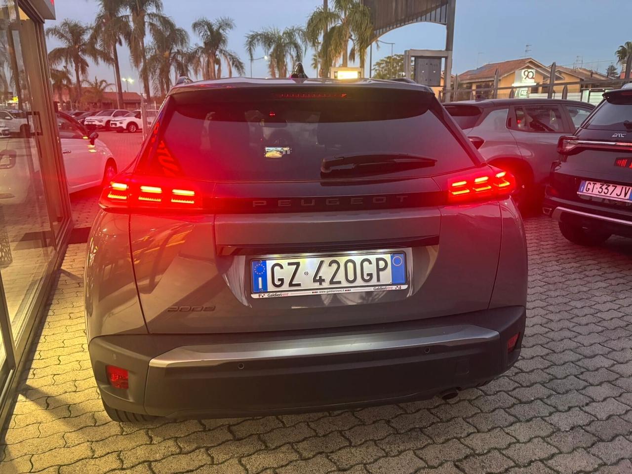 Peugeot 2008 PureTech 130 S&S EAT8 Allure, vettura iva esposta