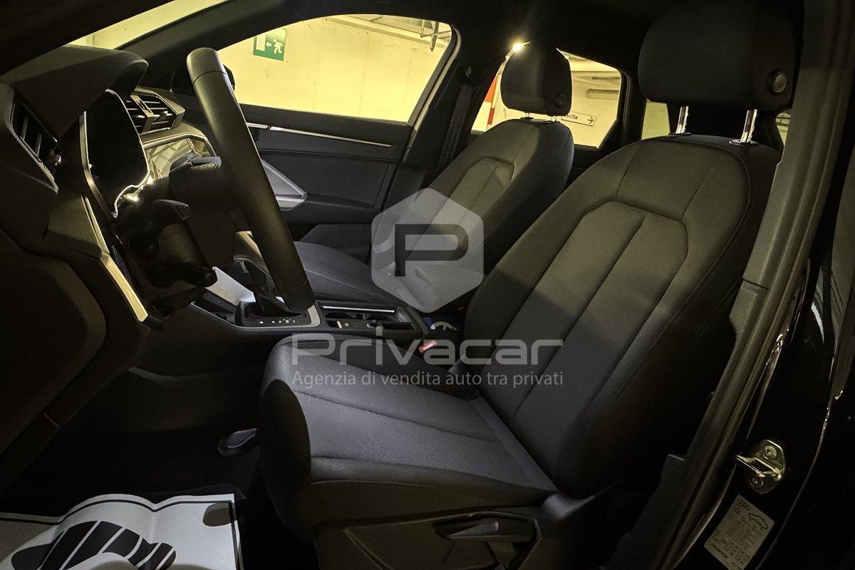 AUDI Q3 35 TDI S tronic Identity Black
