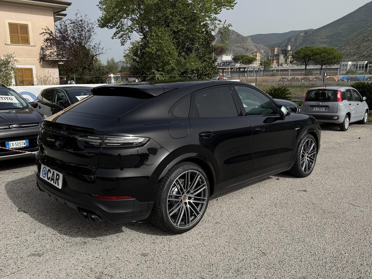 PORSCHE CAYENNE COUPE GTS SPORT CHRONO E-HYBRID