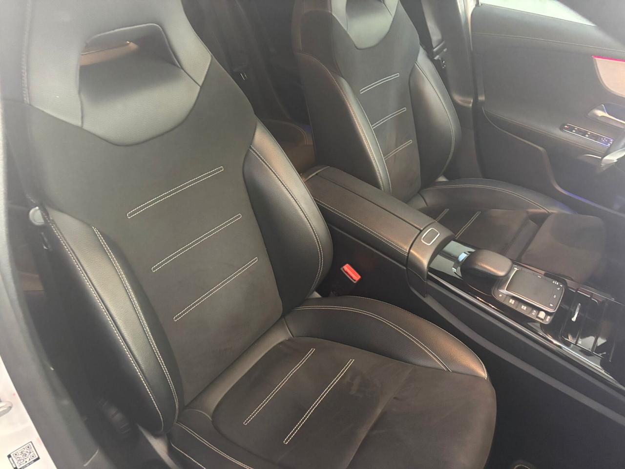 Mercedes-benz 180 Mercedes A180d motore MERCEDES 2.0 AMG Premium Night edition