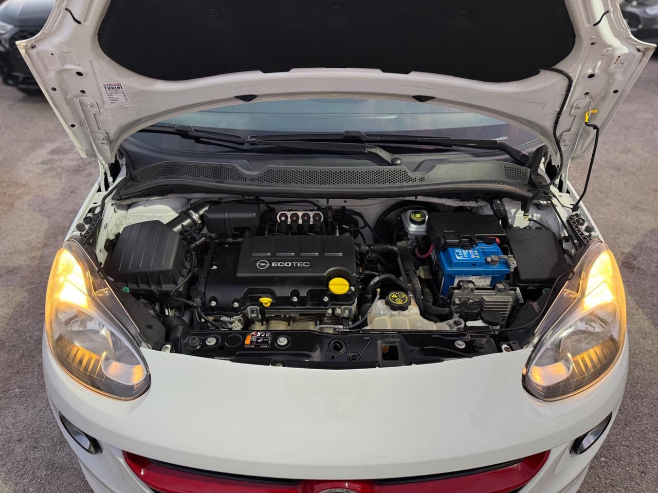 Opel Adam 1.4 GPL Tech Glam b-color