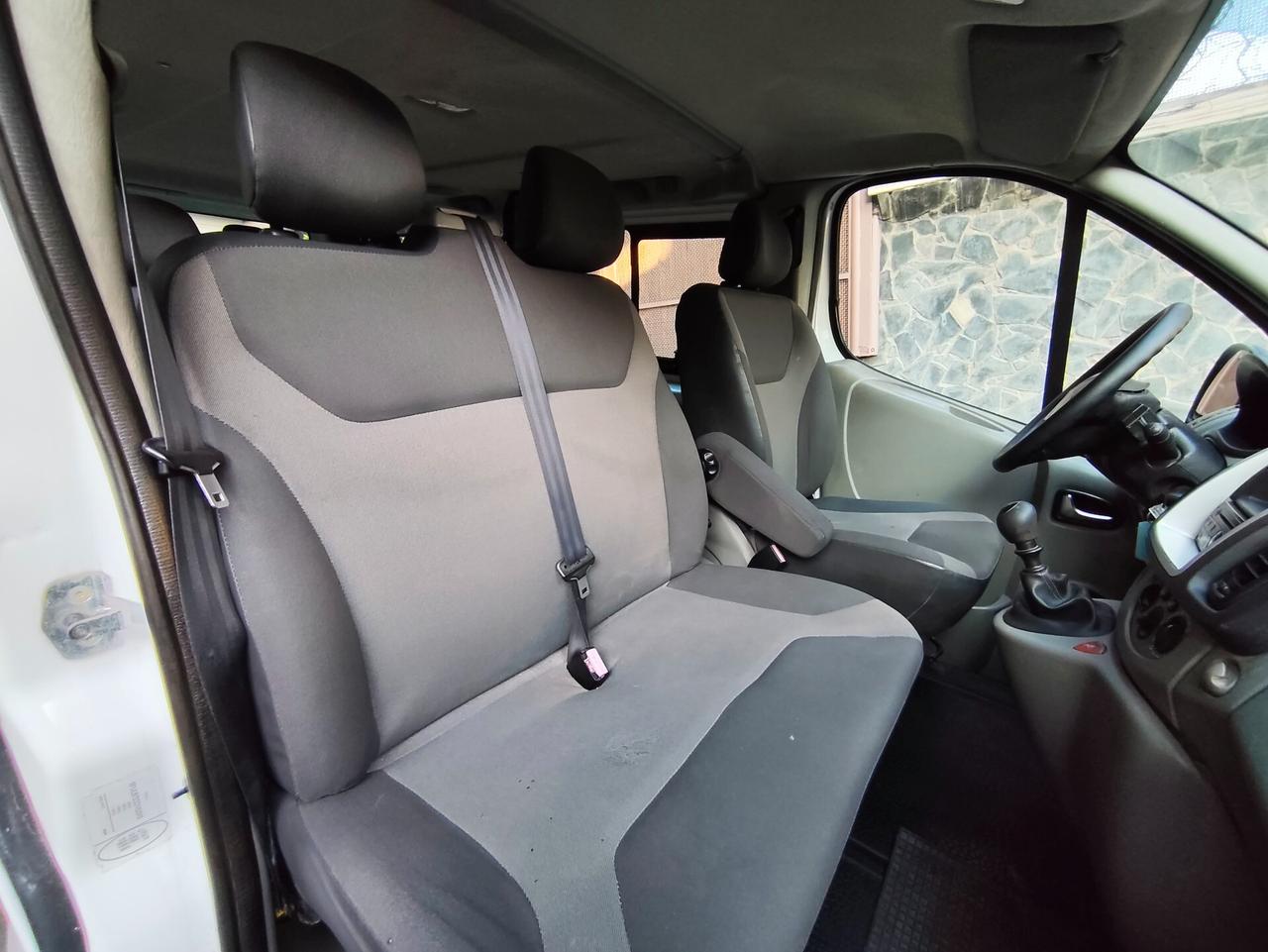 Renault Trafic T27 2.0 dCi/115 PC-TN Passenger 9 Posti
