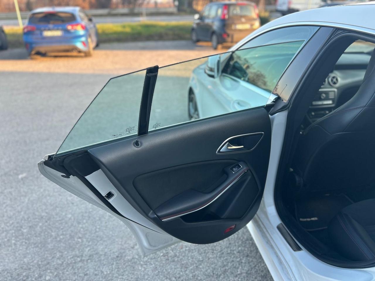 Mercedes-Benz CLA 180 Premium CLA 180 #8250