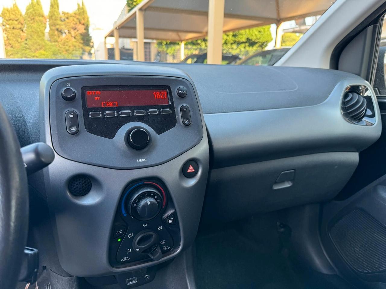 Toyota Aygo Connect 1.0 VVT-i 72CV 5 porte x-cool