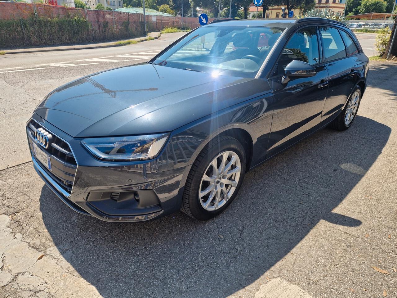Audi A4 Avant 40 TDI quattro S tronic Business