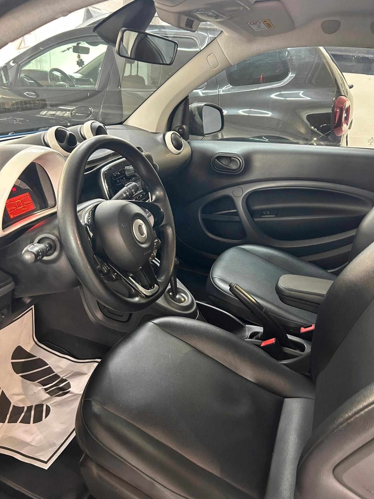 Smart ForTwo 70 1.0 SOLO 67.000KM - 2019