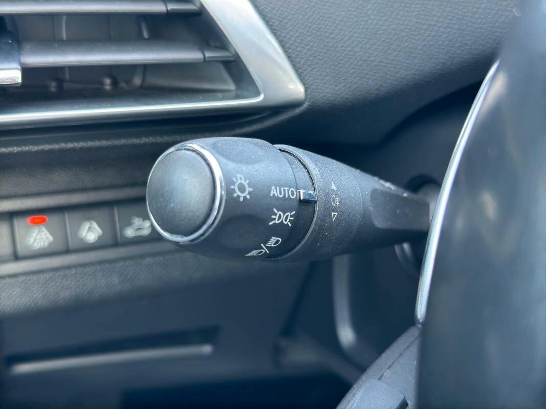 Peugeot 3008 II 1.5 bluehdi Allure Pack s&s 130cv AUTOM E TELECAM