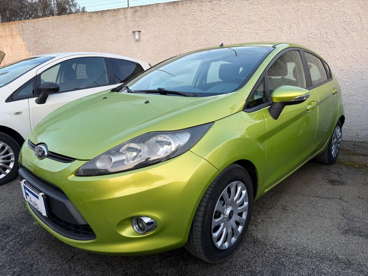 Ford Fiesta 1.4 TDCi 68CV 5 porte,radio,clima,comandi al volante