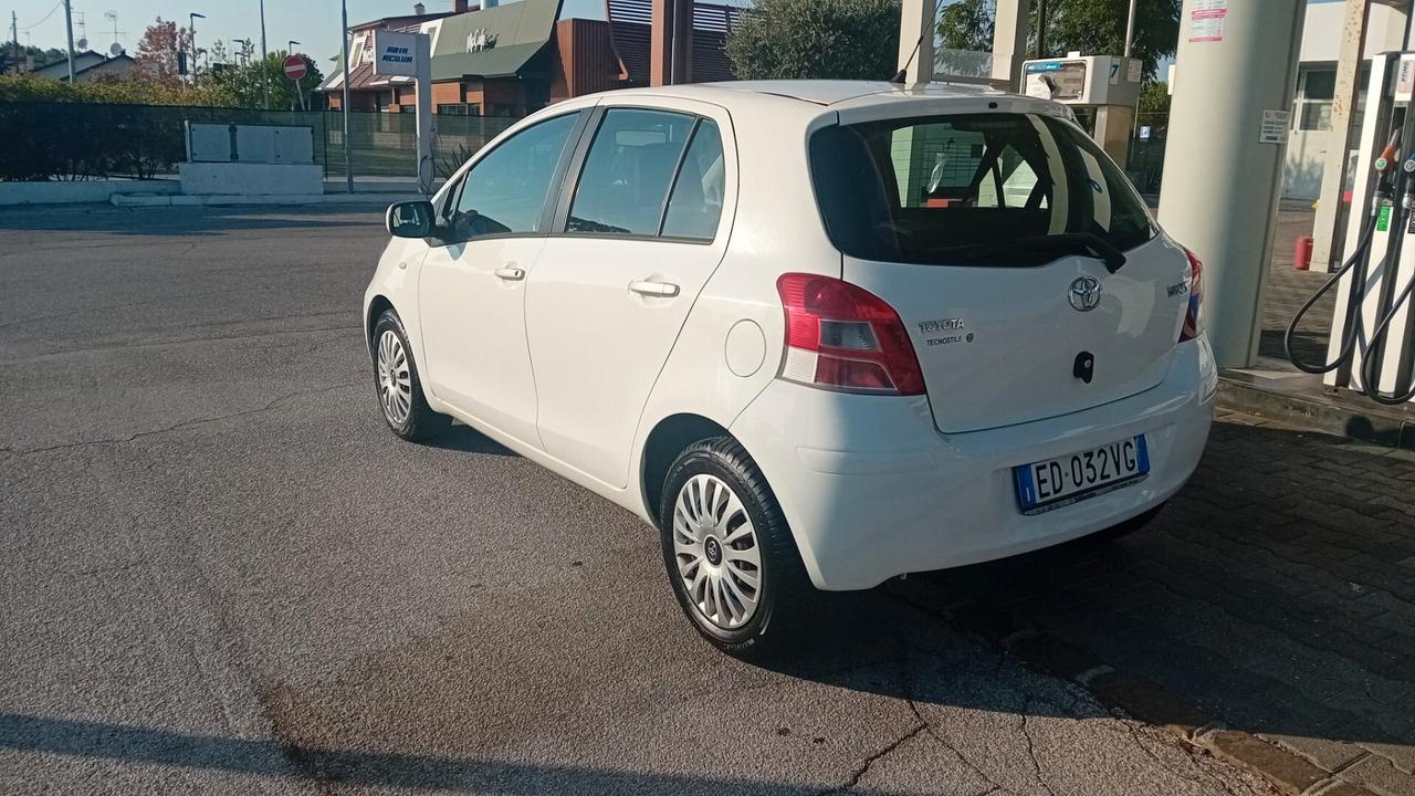 Toyota Yaris 1.0 5 porte Sol