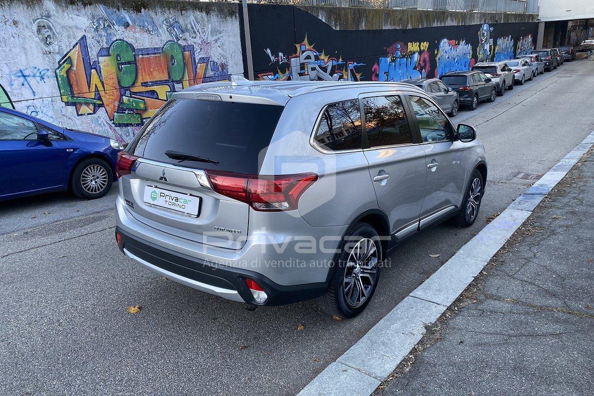 MITSUBISHI Outlander 2.2 DI-D 2WD Instyle