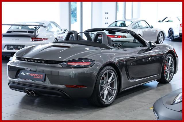 PORSCHE 718 2.5 S