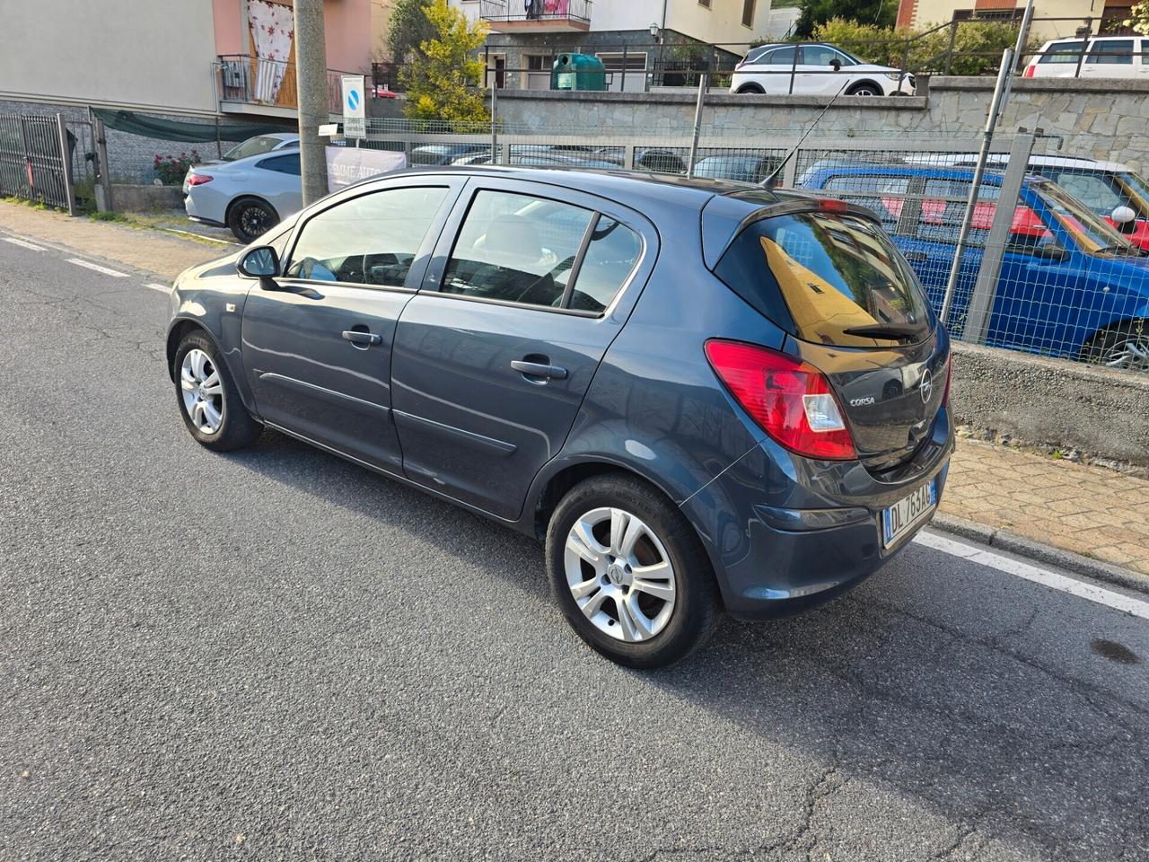 Opel Corsa 1.2 5 porte Club