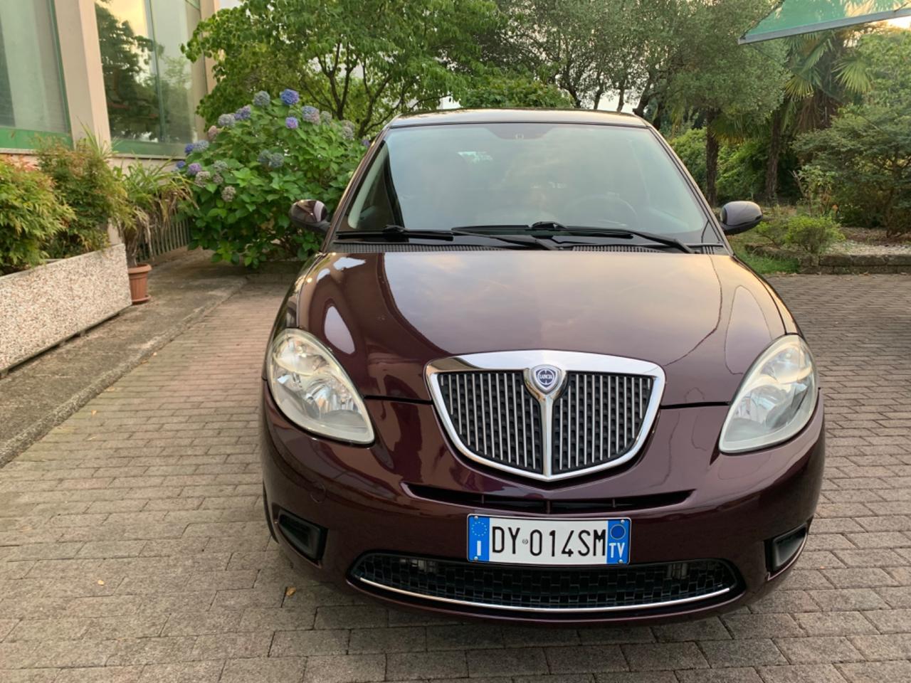 Lancia Ypsilon 1.2 Platino
