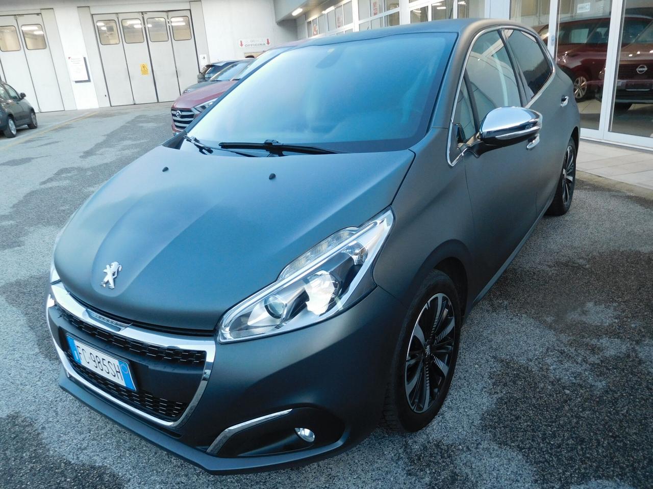 Peugeot 208 PureTech Turbo 110 S&S 5 porte Allure Nero opaco