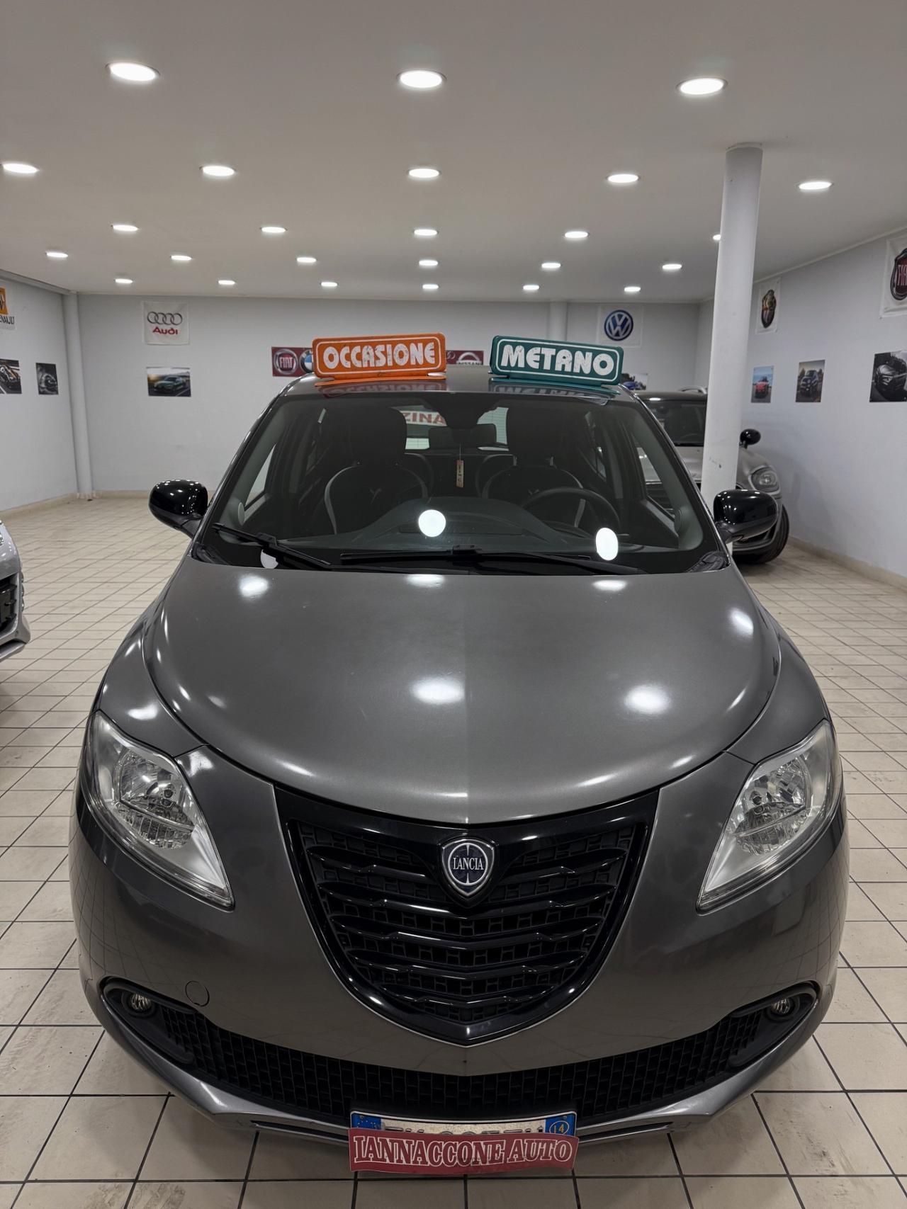 Lancia Ypsilon ecochic gold 2014