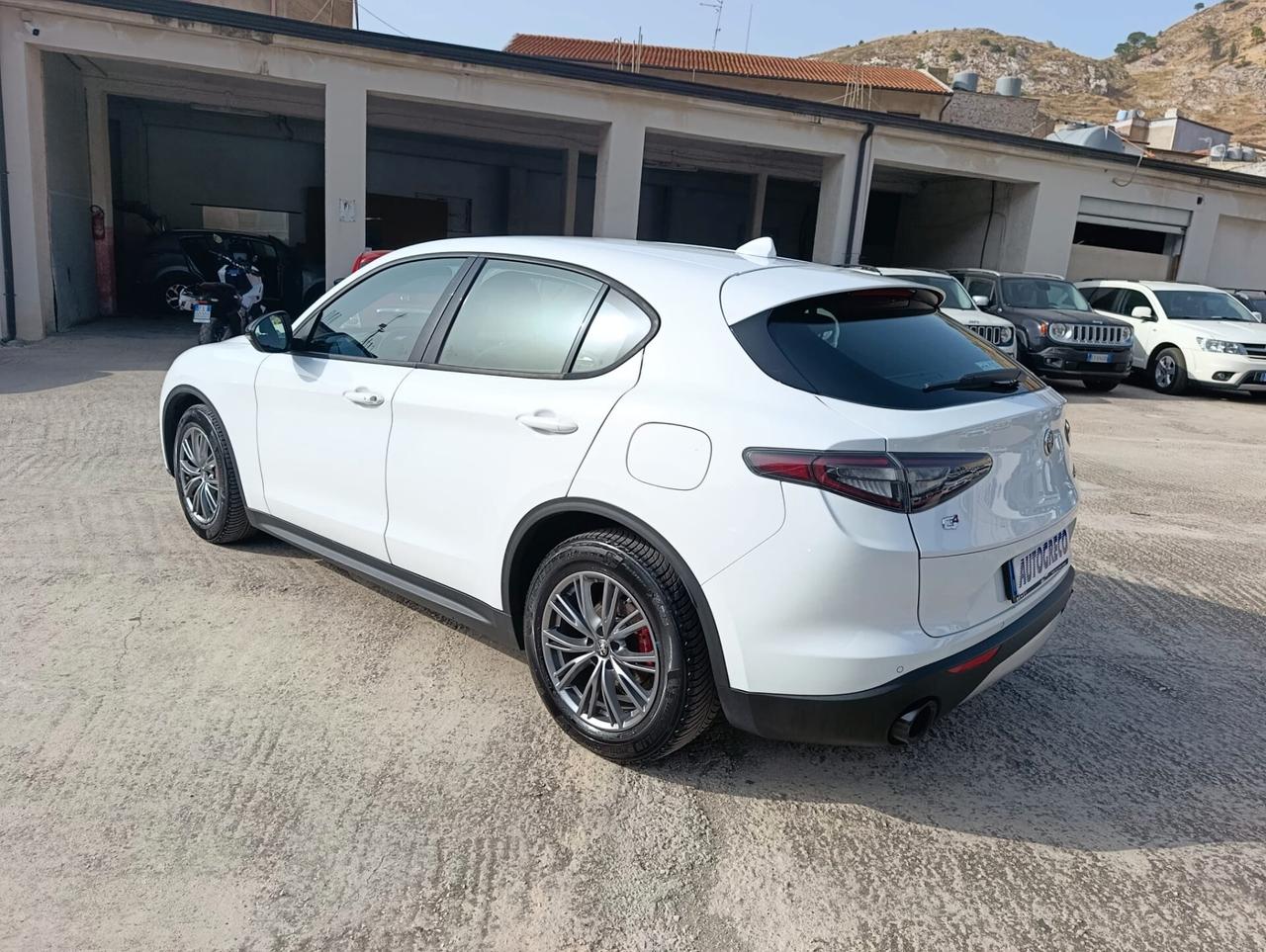 Alfa Romeo Stelvio 2.2 Turbodiesel 160 CV AT8 RWD