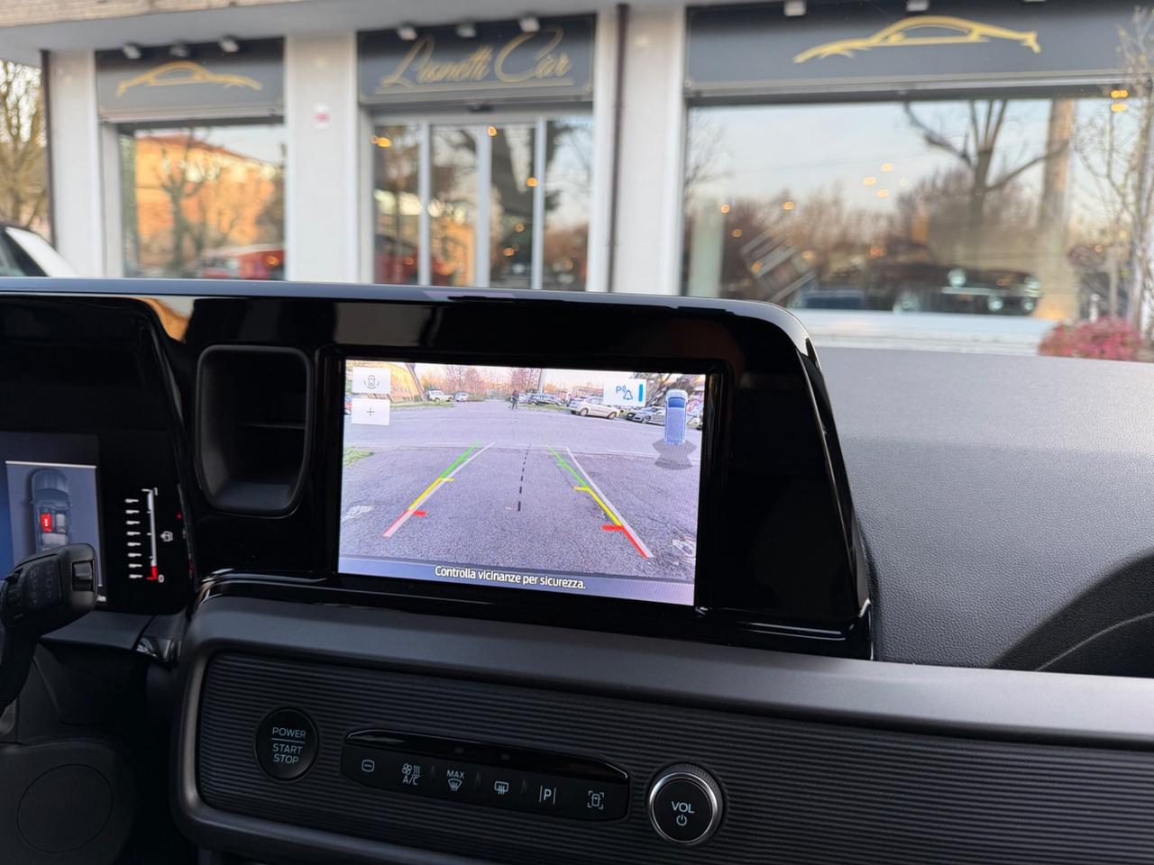 Ford Tourneo Courier 1.0 EcoBoost Powershift Active