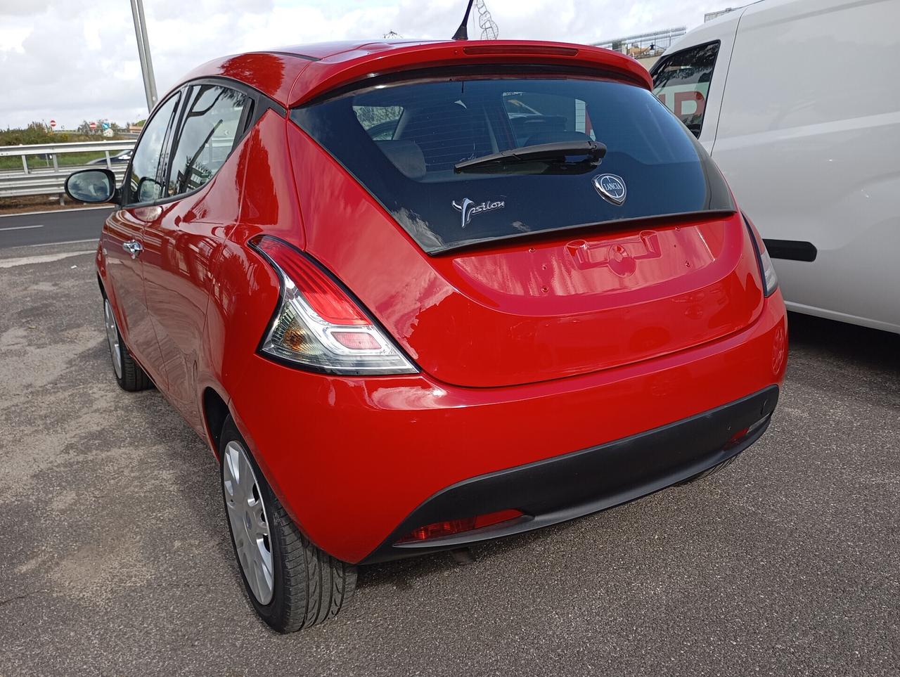 Lancia Ypsilon 5P 0.9 TwinAir 85CV Gold Aut.