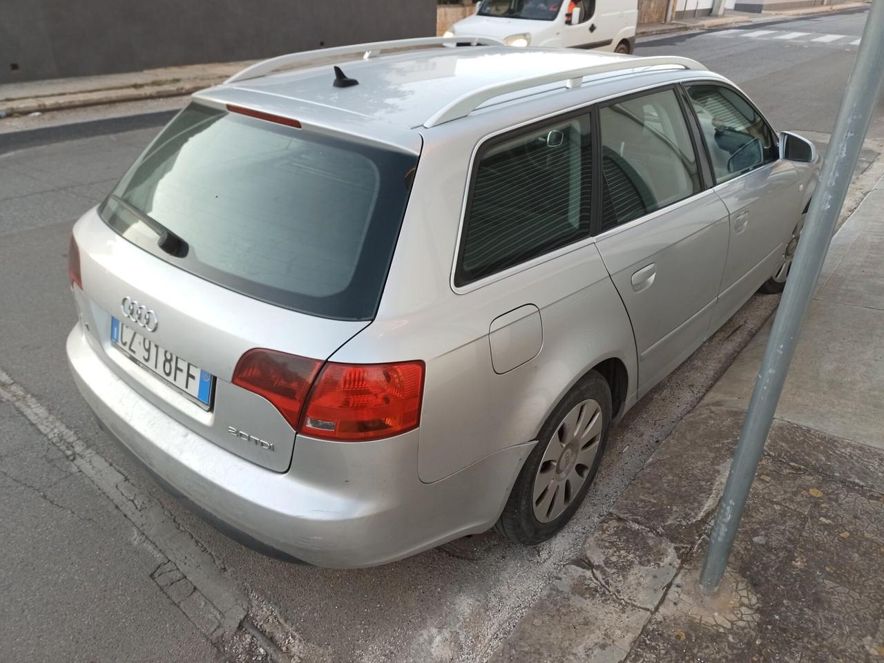 Audi A4 2.0 16V TDI sw (consuma acqua)
