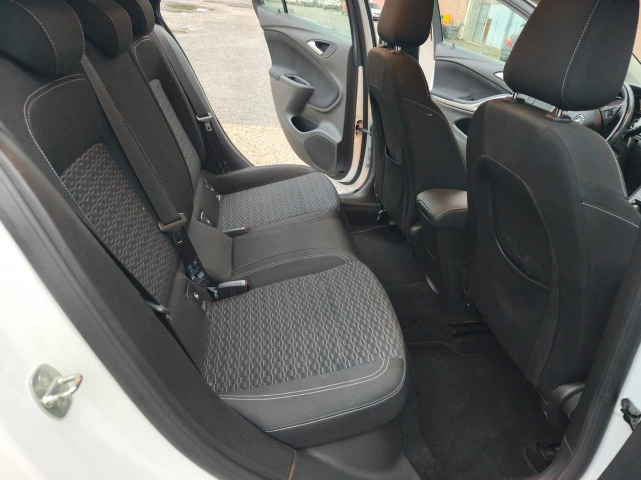 Opel Astra Sw 2018---1.6 Diesel