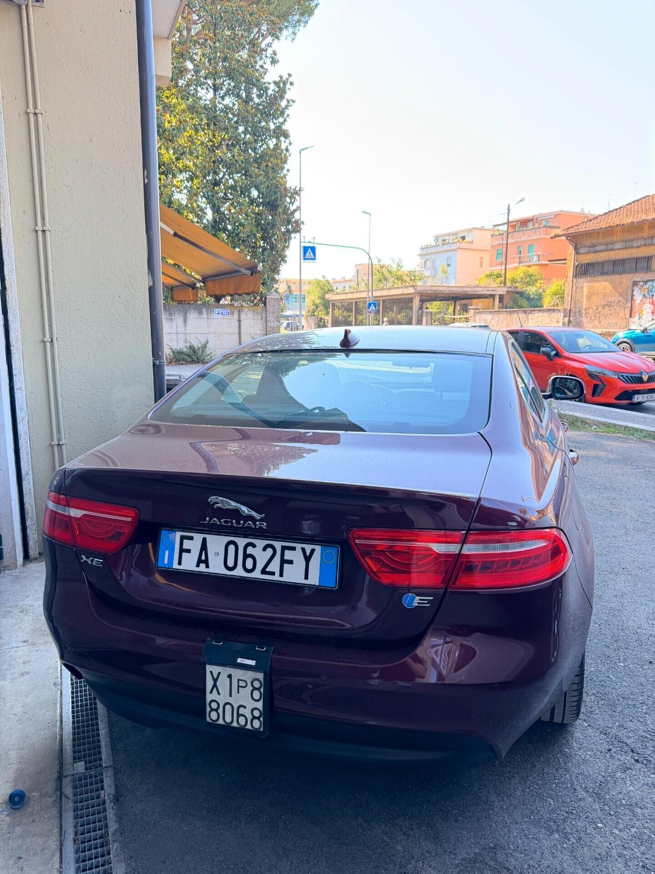 Jaguar XE 2.0 D Turbo 180CV Pure Business Edition