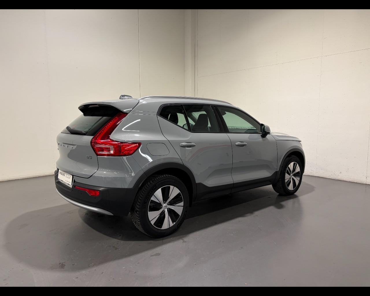 VOLVO XC40 CORE B3 AUTO