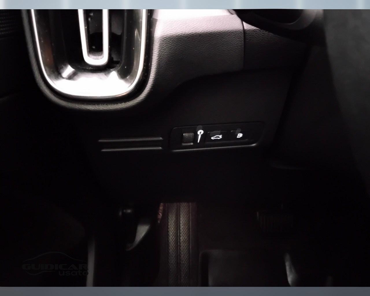 VOLVO XC40 2023 - XC40 1.5 t5 recharge phev Core auto