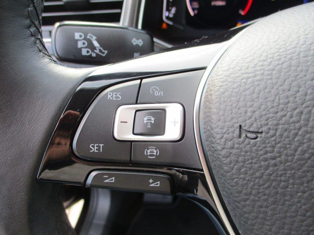 Volkswagen T-Roc 1.6 TDI Style - CarPlay/Display/CruiseAdattivo