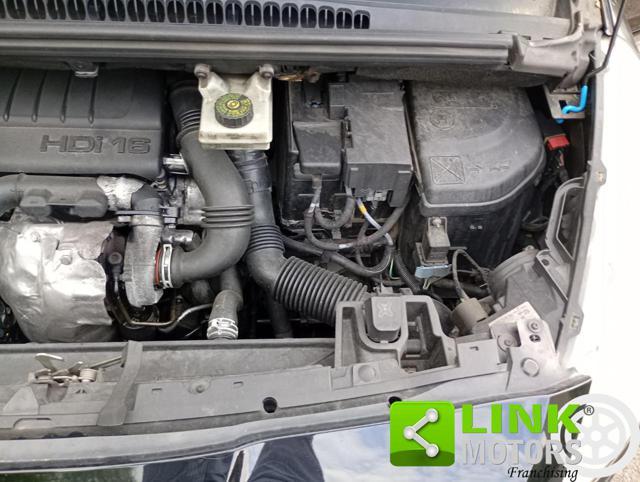 PEUGEOT 5008 1.6 HDi 110CV Tecno