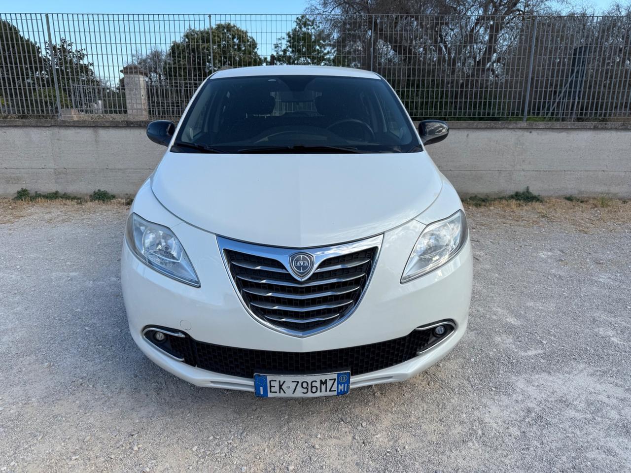 Lancia Ypsilon 1.2 69 CV 5 porte S&S Platinum