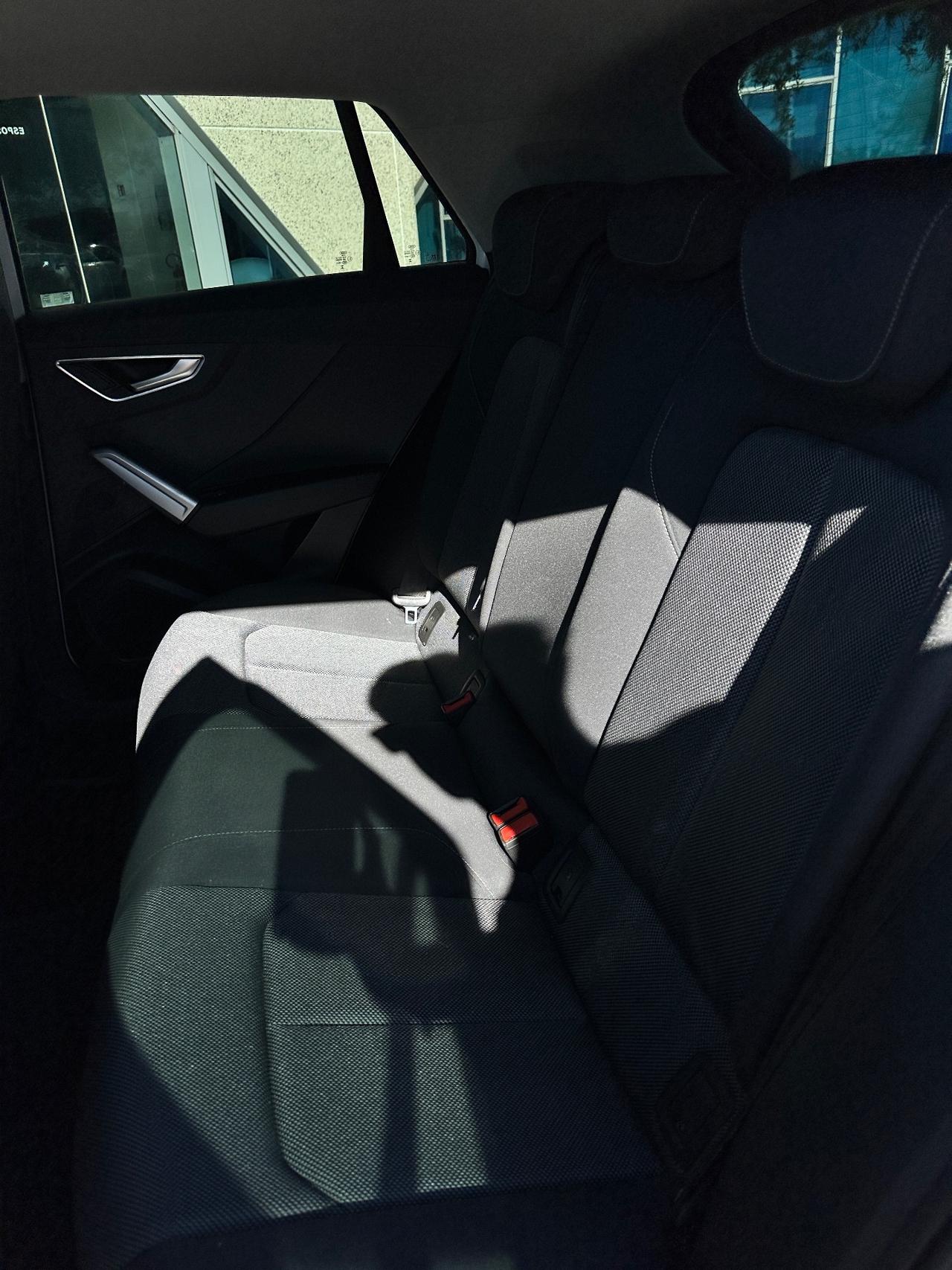 Audi Q2 35 TFSI S tronic Business