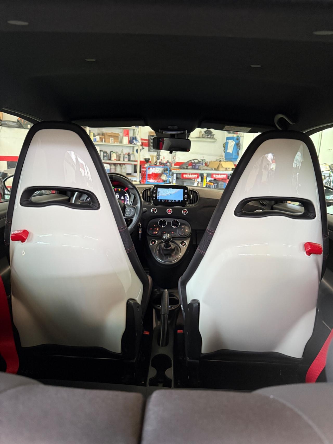 Abarth 695 1.4 Turbo T-Jet 180 CV. ESSEESSE