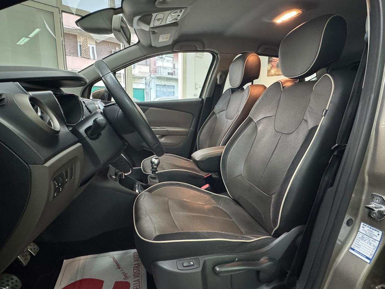 Renault Captur /1.5 dCi 110 CV / DIESEL/2016
