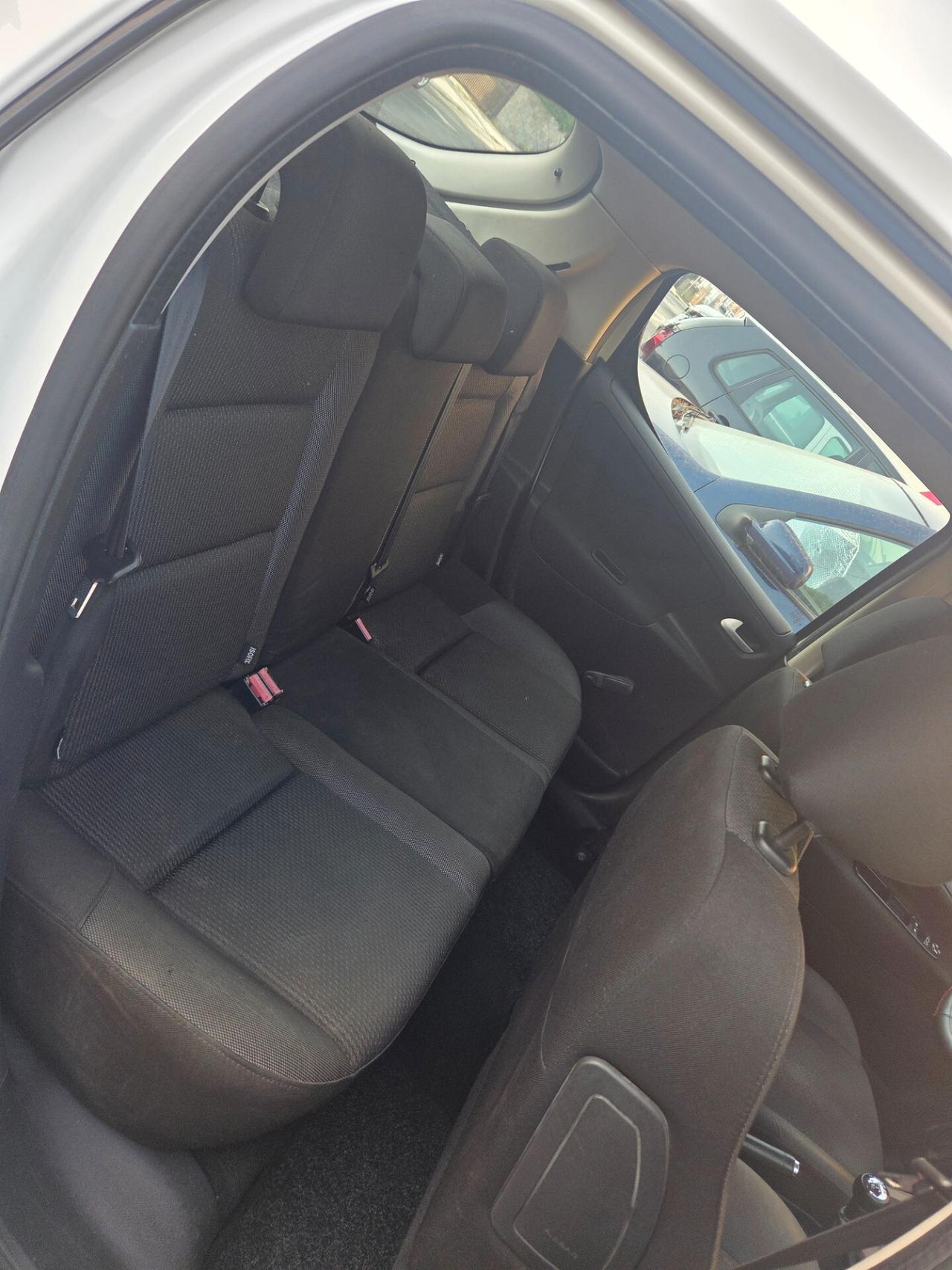 Peugeot 207 1.4 HDi 70CV 5p. Energie 2012