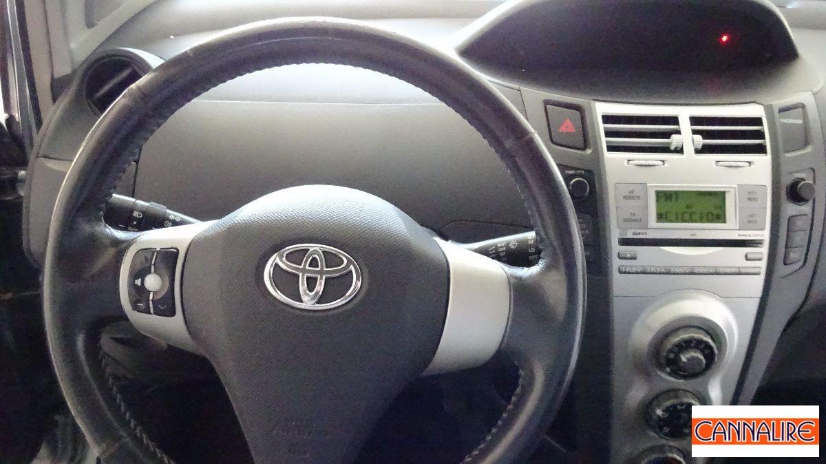 TOYOTA - Yaris - 1.0 5p. Sol