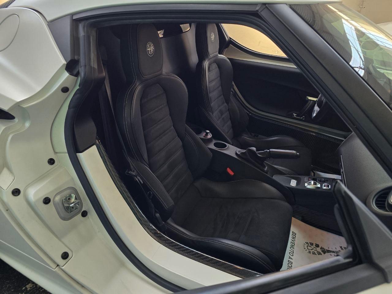 Alfa Romeo 4C Launch Edition (72/500) 3.600km