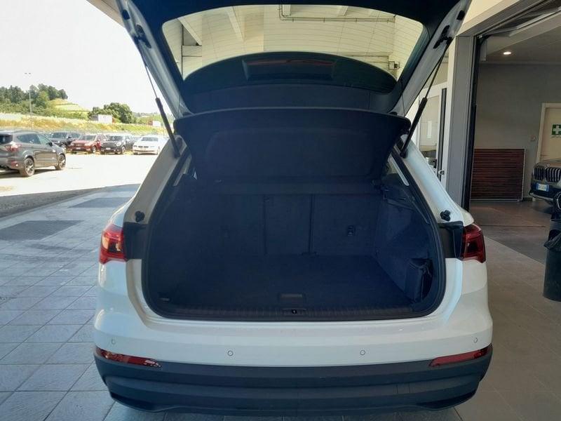 Audi Q3 35 2.0 tdi Business Advanced s-tronic